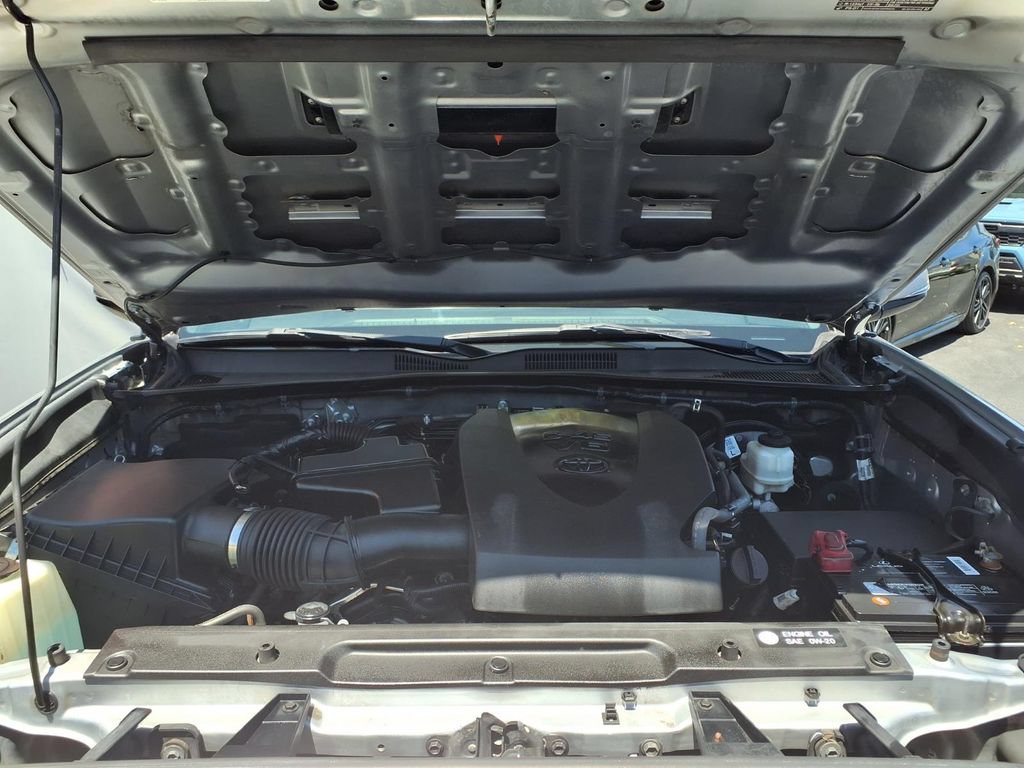 Used 2019 Toyota Tacoma TRD Sport RWD image 3