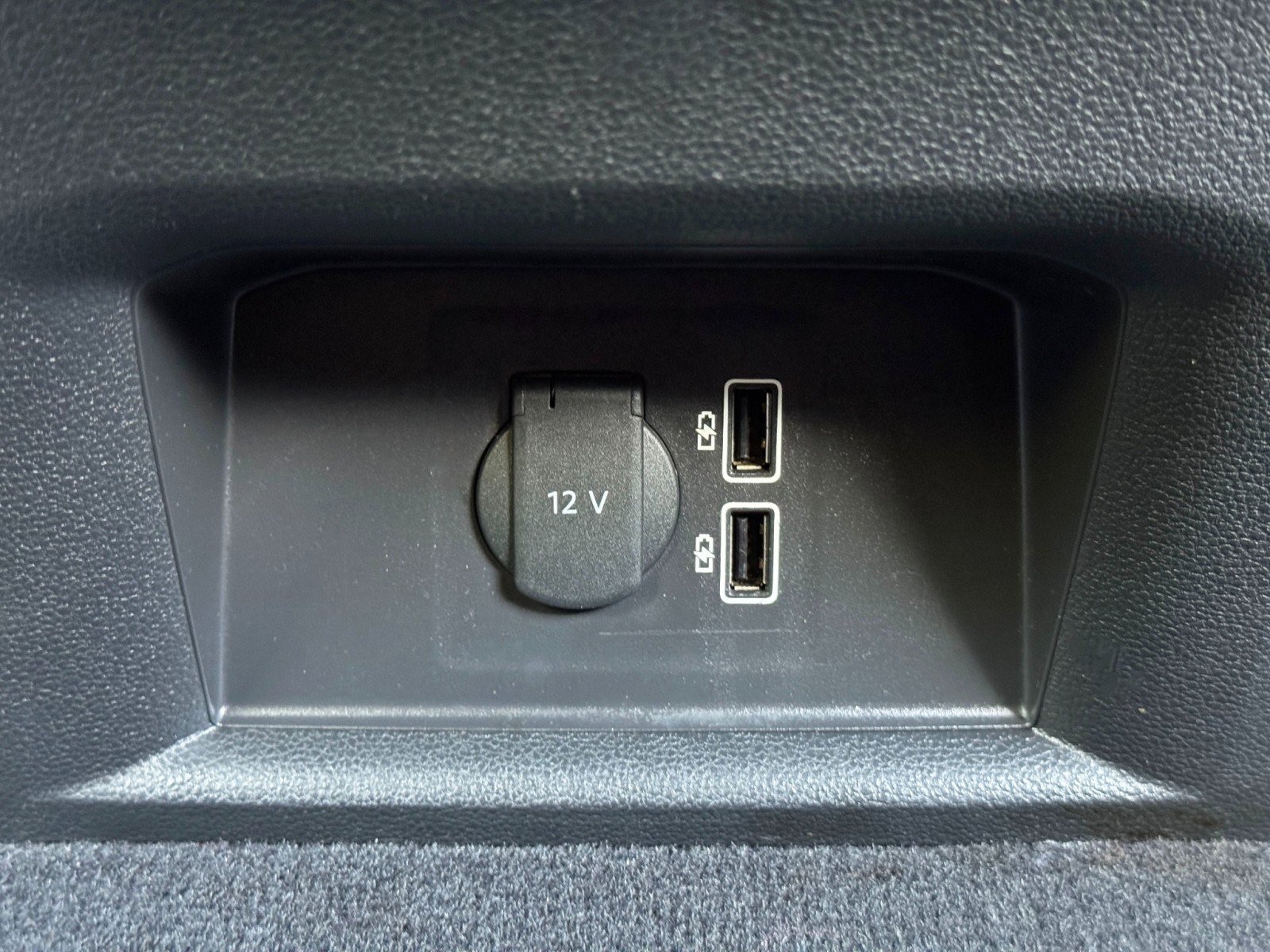 Used 2018 Volkswagen Atlas SE image 31