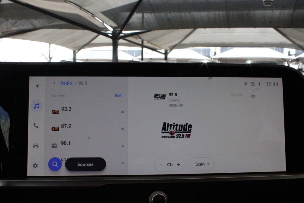 Certified 2023 Toyota Crown XLE image 35