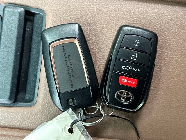 Used 2024 Toyota Grand Highlander AWD Hybrid image 73