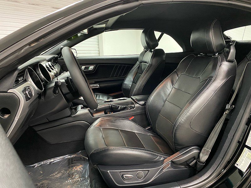Used 2019 Ford Mustang Premium image 10
