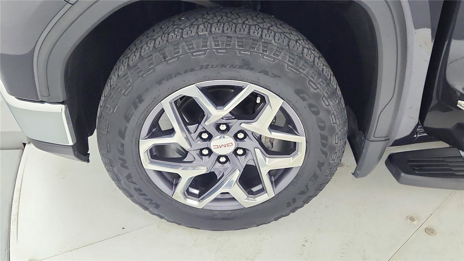 Used 2022 GMC Sierra 1500 SLT w/ SLT Convenience Package AWD/4WD image 33