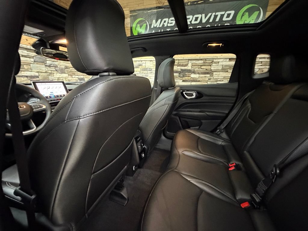 Used 2024 Jeep Compass Limited w/ High Altitude Package AWD/4WD image 29