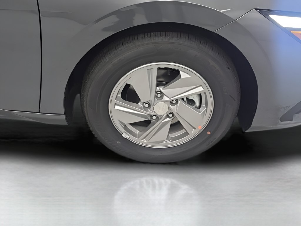 New 2026 Hyundai Elantra SE FWD image 41
