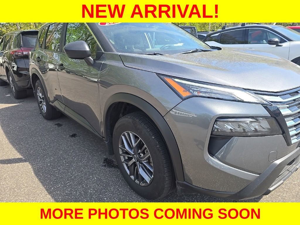 Used 2025 Nissan Rogue S AWD/4WD image 4