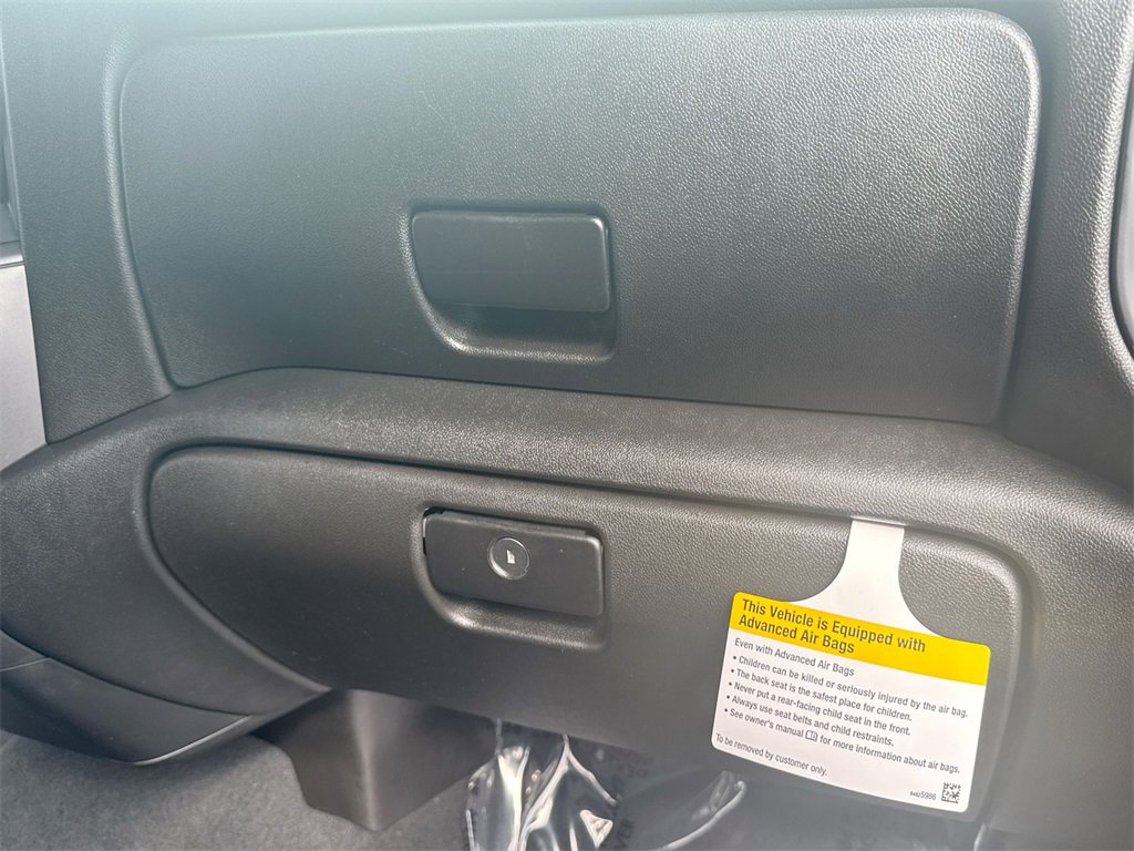 Used 2025 Chevrolet Silverado 2500 Custom image 32