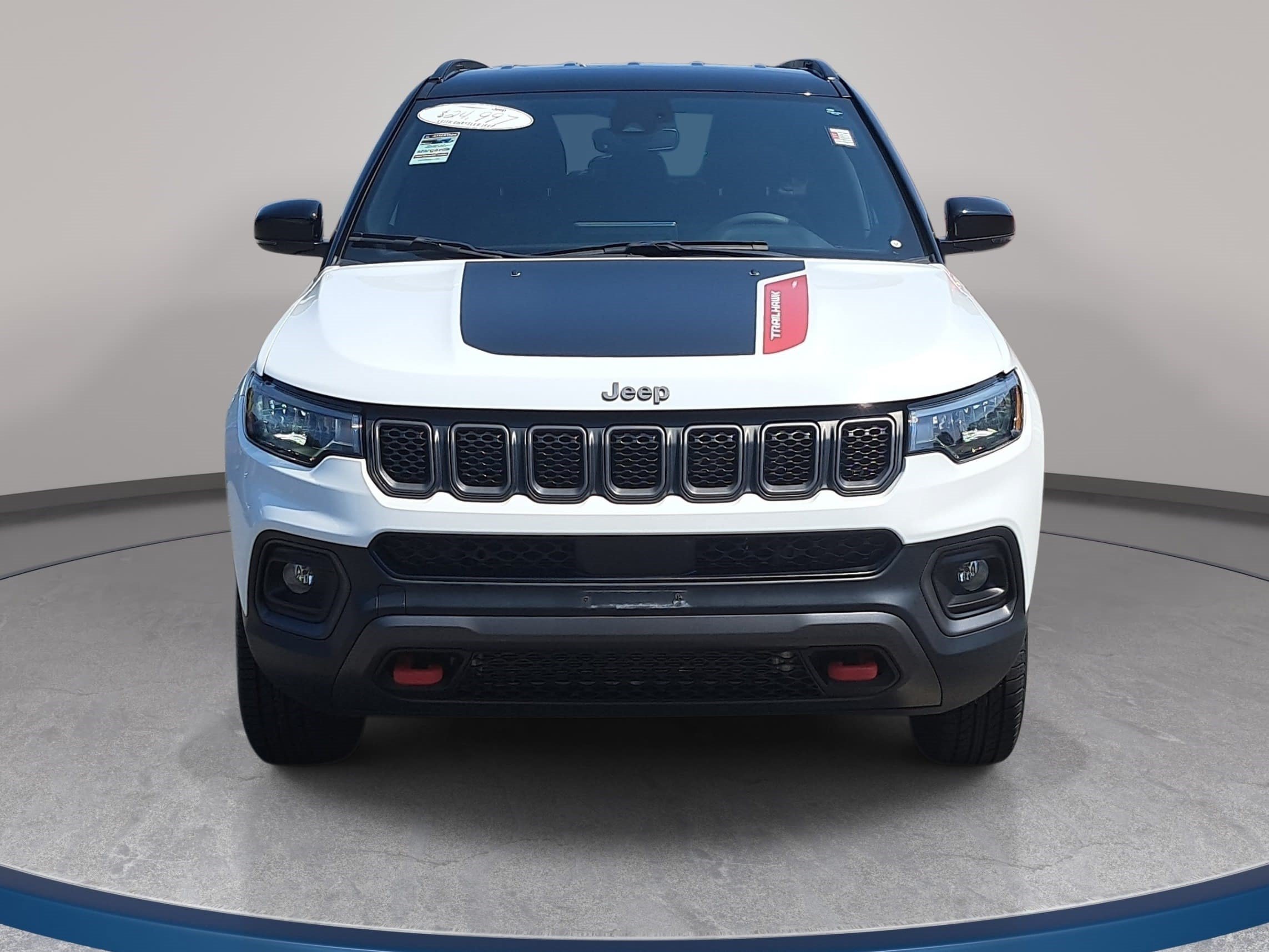 Used 2023 Jeep Compass Trailhawk AWD/4WD image 2