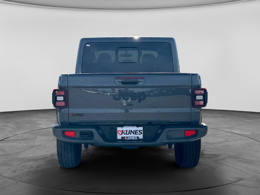 Used 2023 Jeep Gladiator Overland AWD/4WD image 7