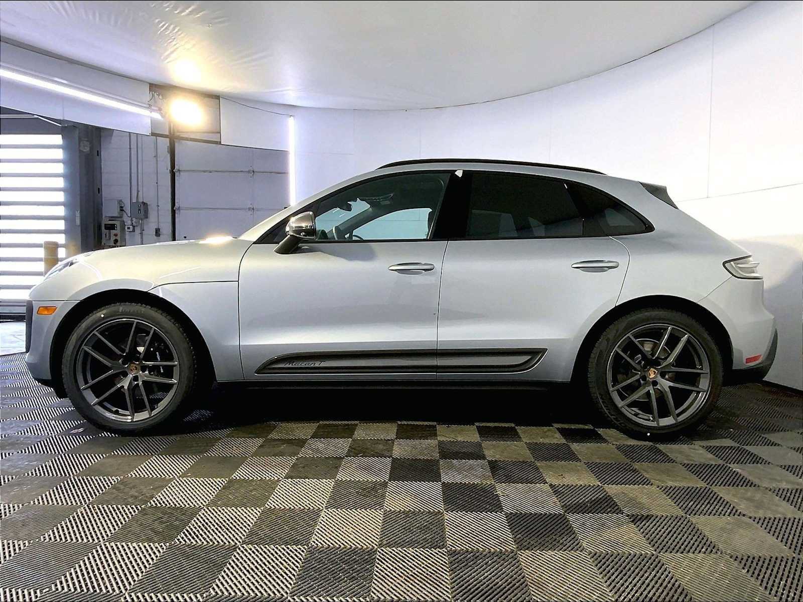 New 2026 Porsche Macan Turbo AWD/4WD image 2