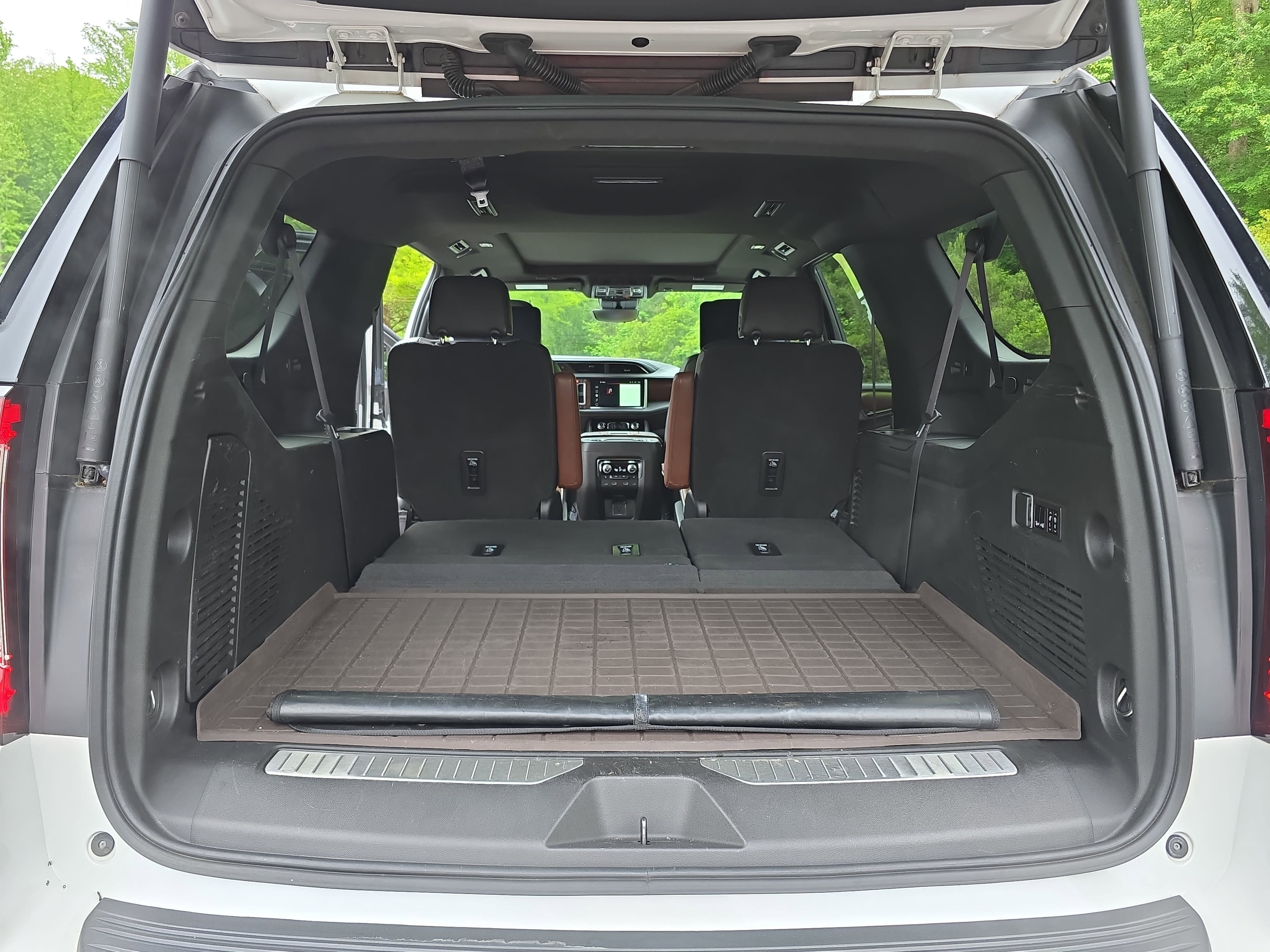 Used 2023 GMC Yukon XL Denali Ultimate AWD/4WD image 13