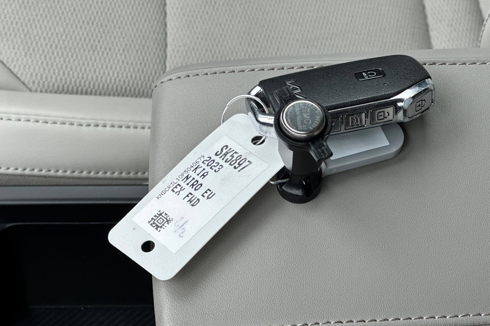 Certified 2023 Kia Niro Wind w/ Wind Preserve Package FWD image 33
