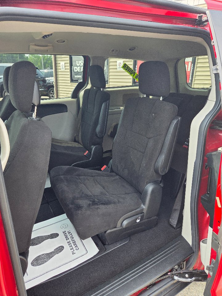 Used 2013 Dodge Grand Caravan SXT image 11