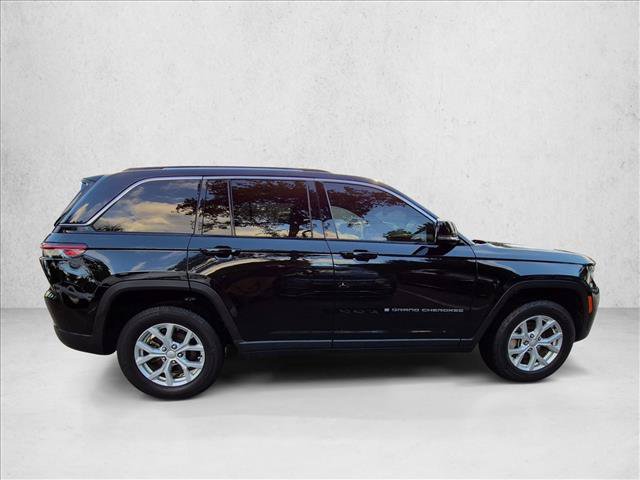 Used 2023 Jeep Grand Cherokee Limited AWD/4WD image 4