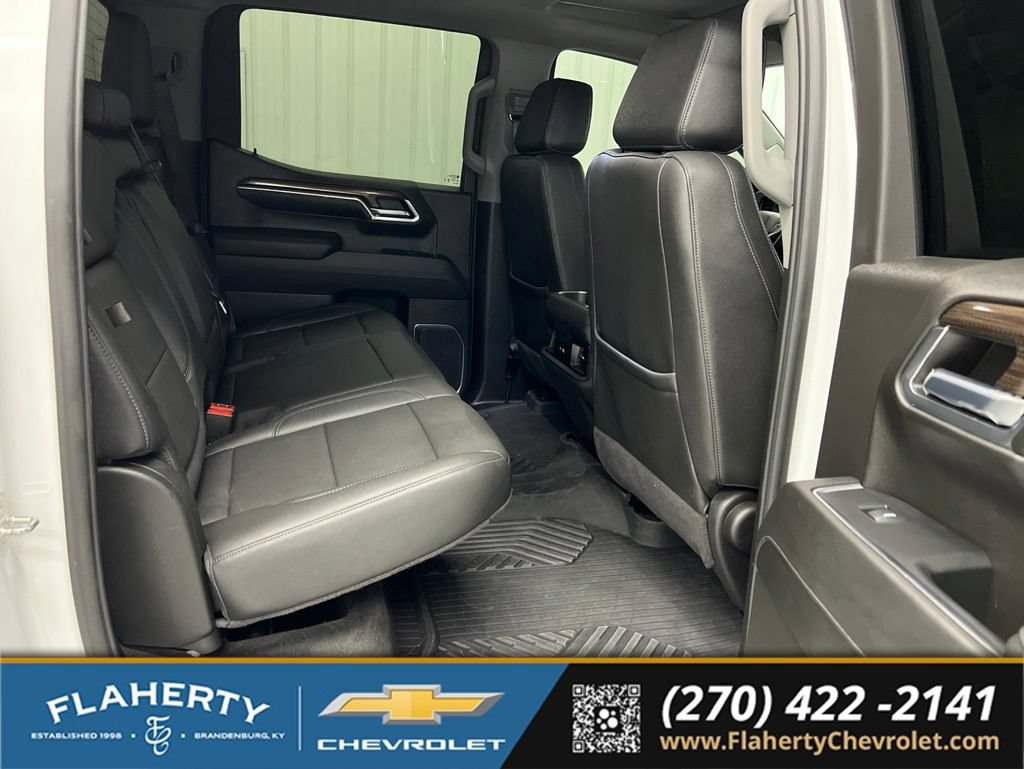 Used 2024 Chevrolet Silverado 1500 LT Trail Boss w/ LT Trail Boss Premium Package AWD/4WD image 13