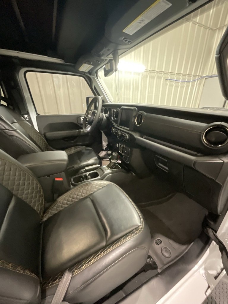 Used 2023 Jeep Wrangler Unlimited Sahara image 14