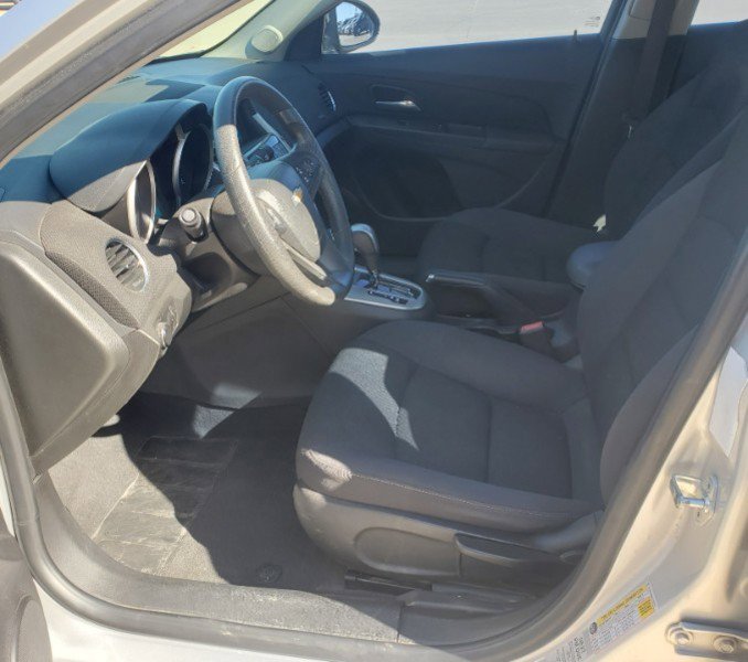 Used 2016 Chevrolet Cruze LT image 12