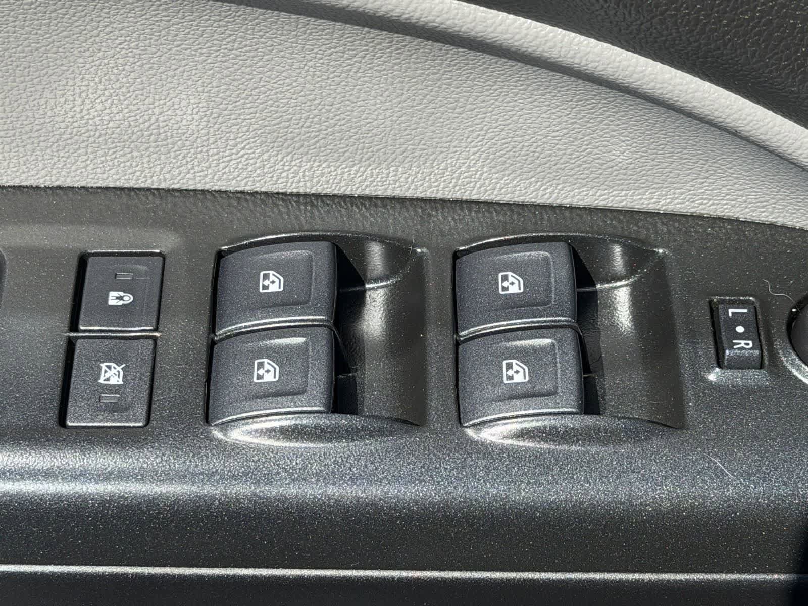 Used 2019 Chevrolet Colorado W/T w/ WT Convenience Package AWD/4WD image 16