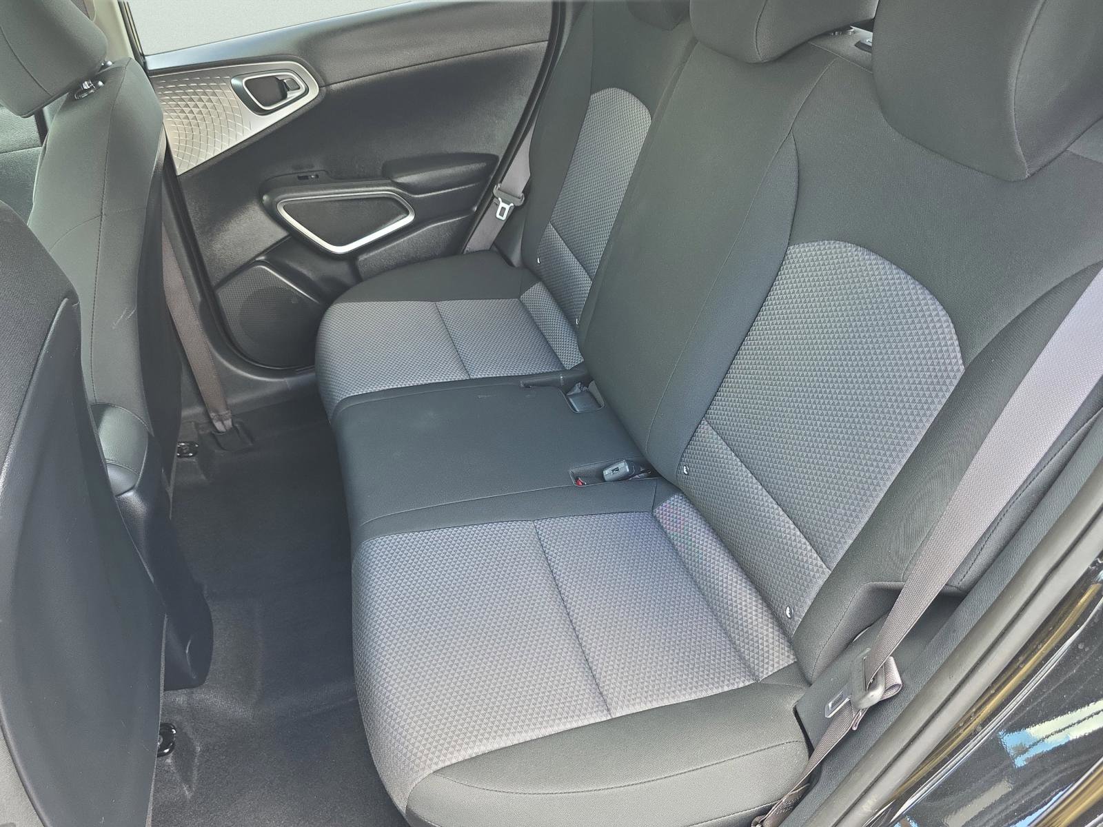 Used 2025 Kia Soul LX FWD image 17