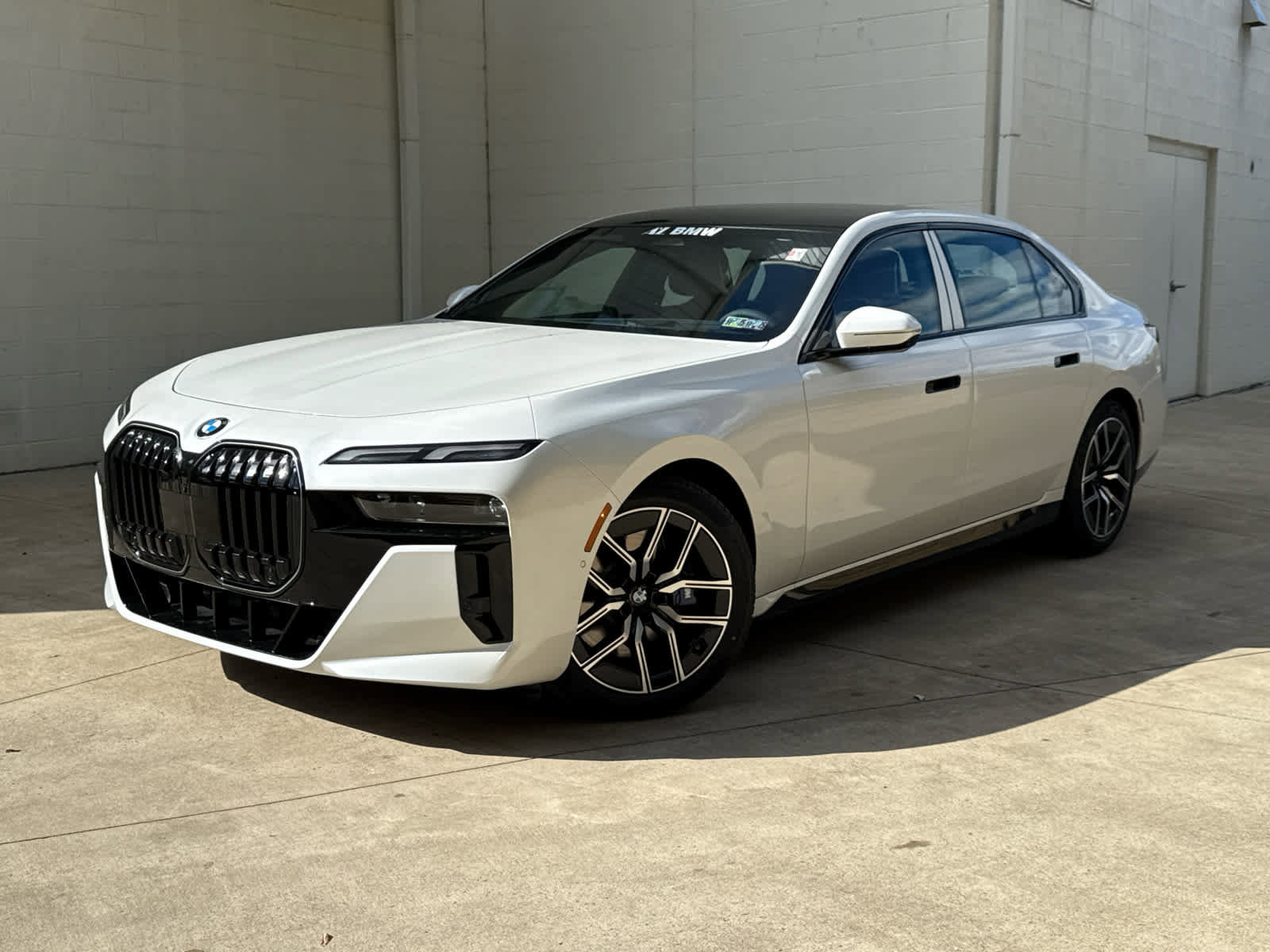 Used 2026 BMW 740i xDrive w/ Premium Package image 1