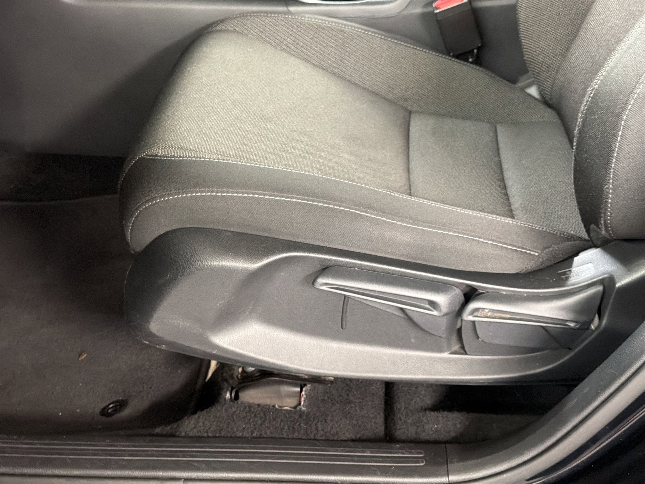 Used 2025 Honda CR-V LX image 14