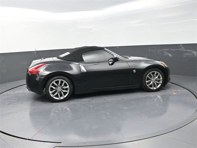 Used 2010 Nissan 370Z Touring image 8