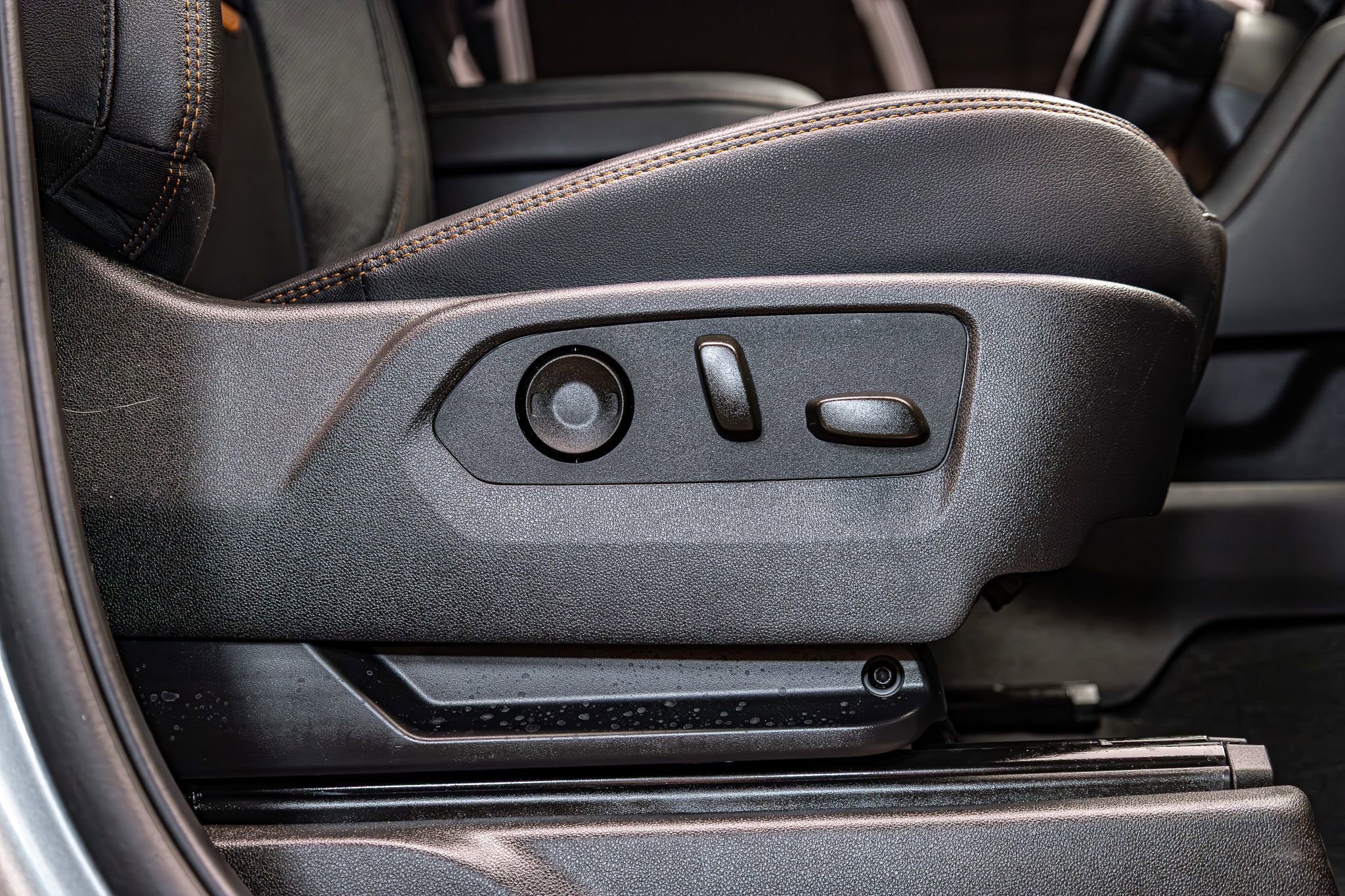 Used 2025 GMC Sierra 3500 AT4 w/ AT4 Premium Plus Package image 29