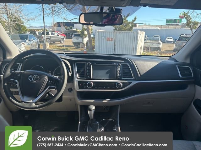 Used 2015 Toyota Highlander Limited w/ Driver Technology Package image 27