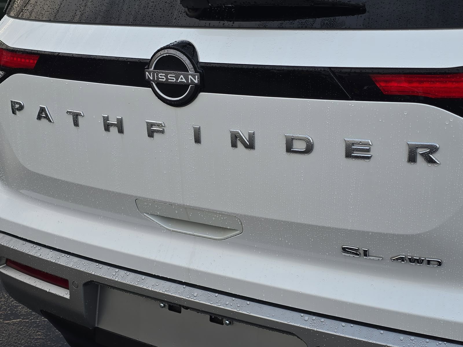 Used 2025 Nissan Pathfinder SL w/ SL Premium Package image 32