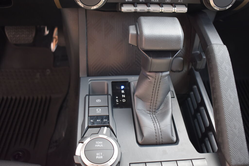 Certified 2025 Toyota Tacoma SR5 AWD/4WD image 14