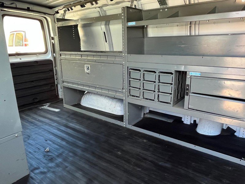 Used 2010 Chevrolet Express 1500 image 12