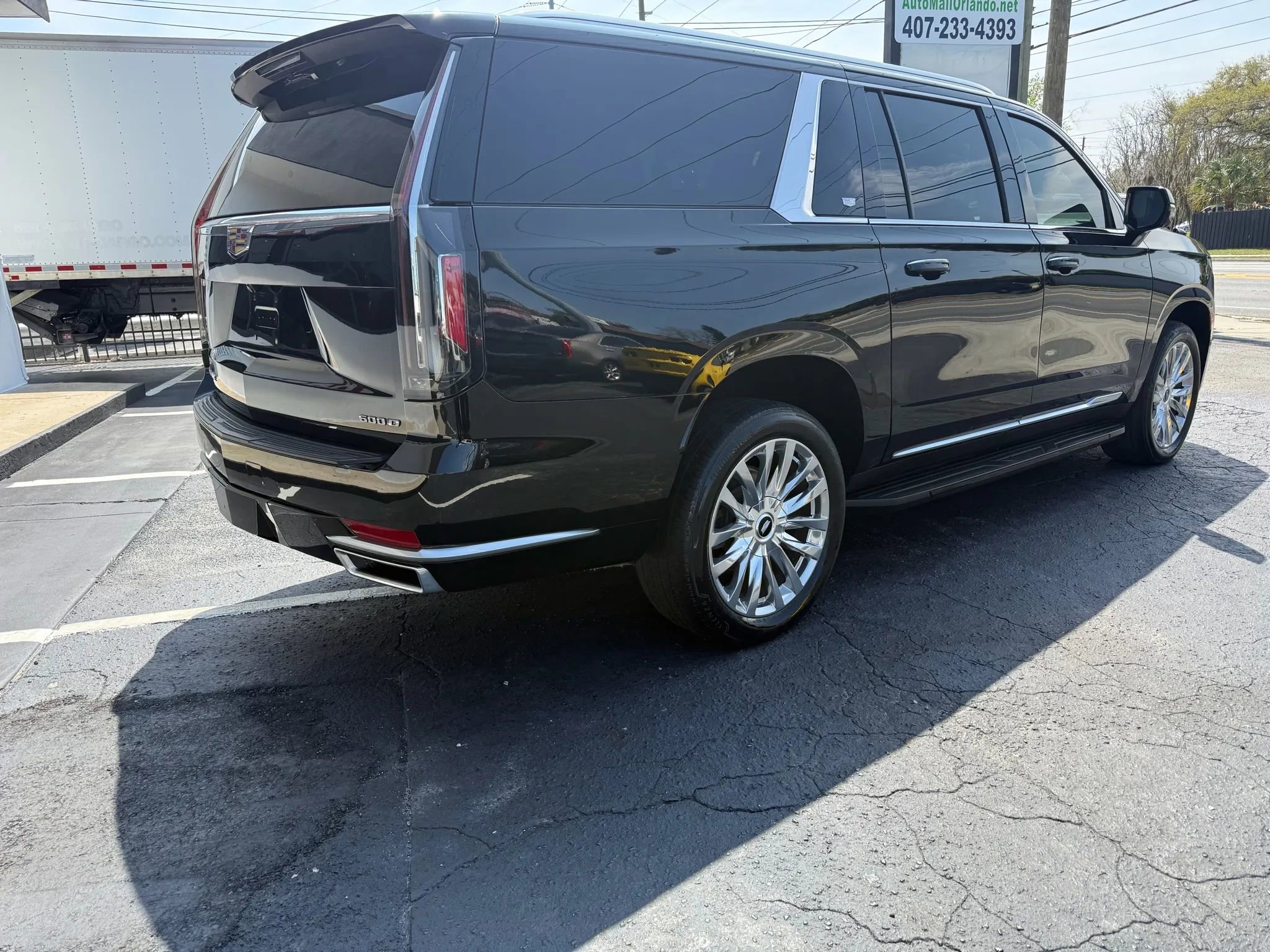 Used 2022 Cadillac Escalade ESV Luxury image 5