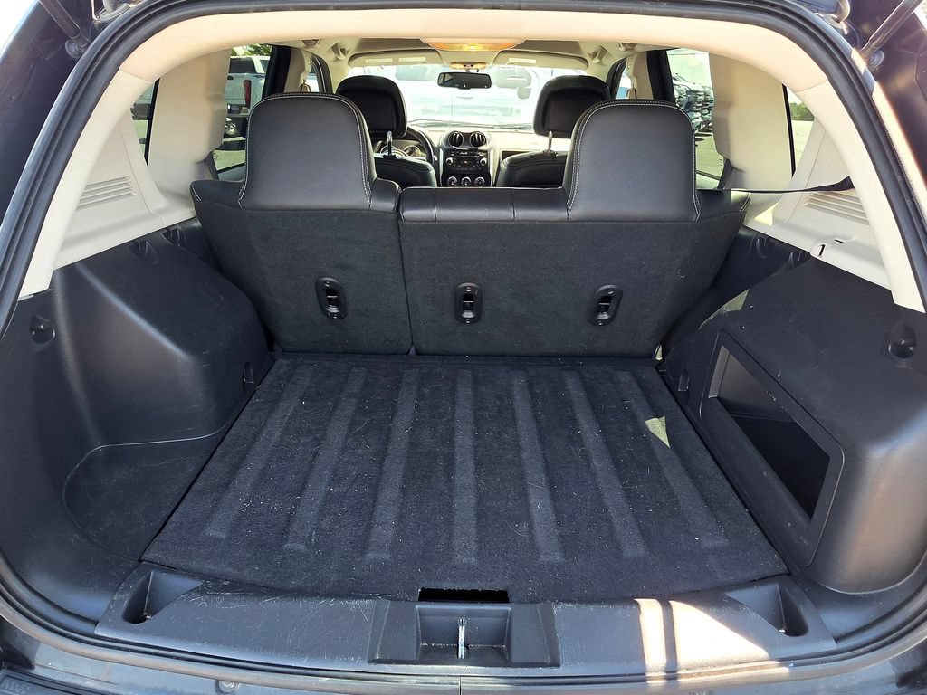 Used 2017 Jeep Compass Latitude AWD/4WD image 8