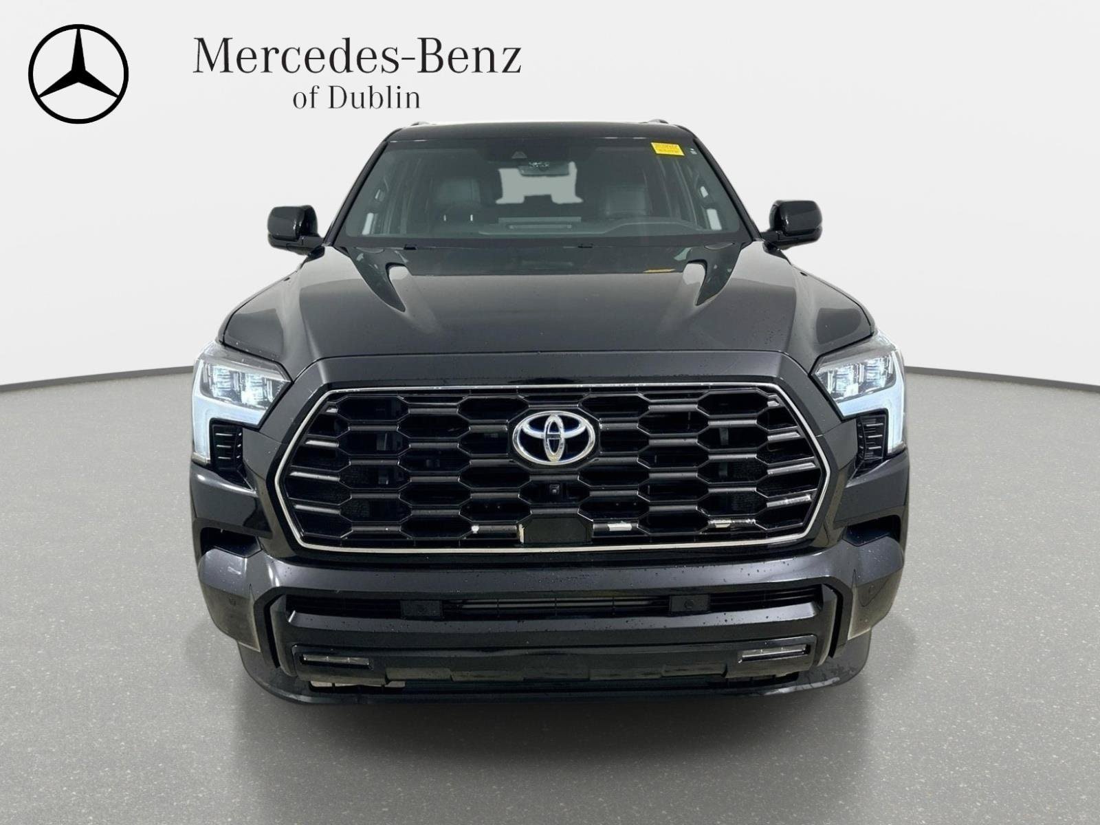 Used 2023 Toyota Sequoia Platinum AWD/4WD image 2