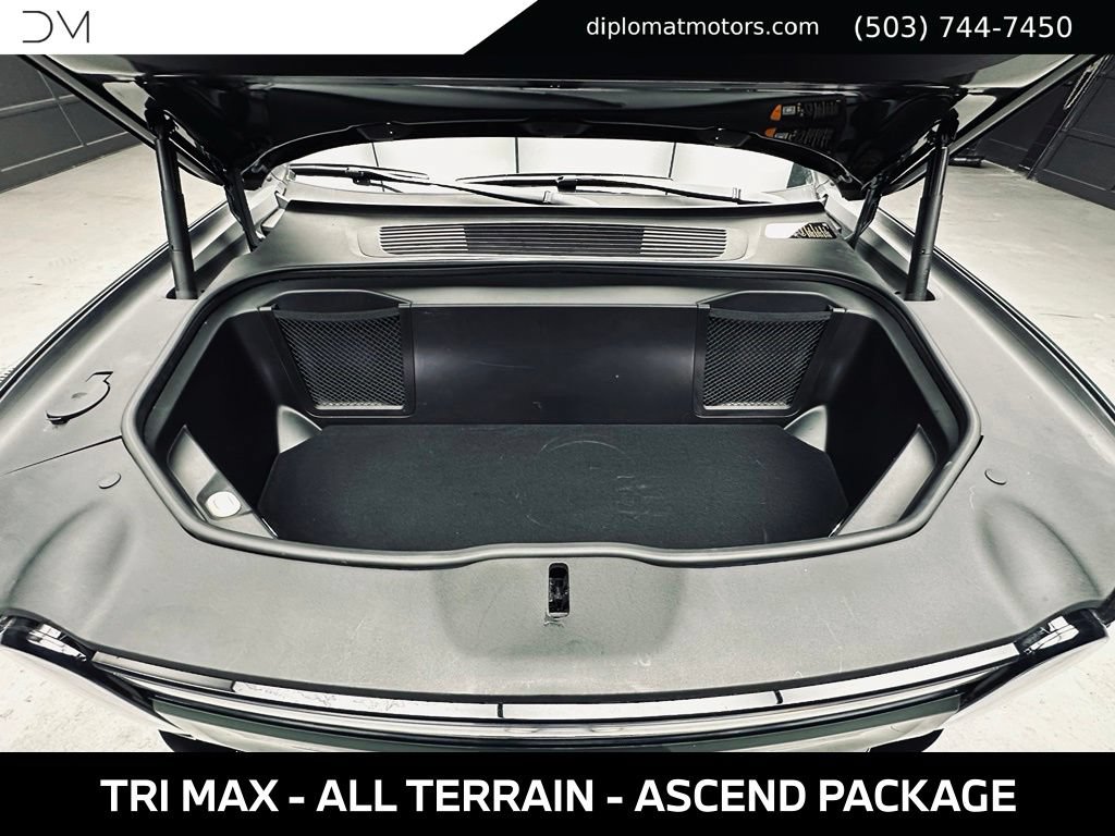 Used 2025 Rivian R1S Premium AWD/4WD image 48