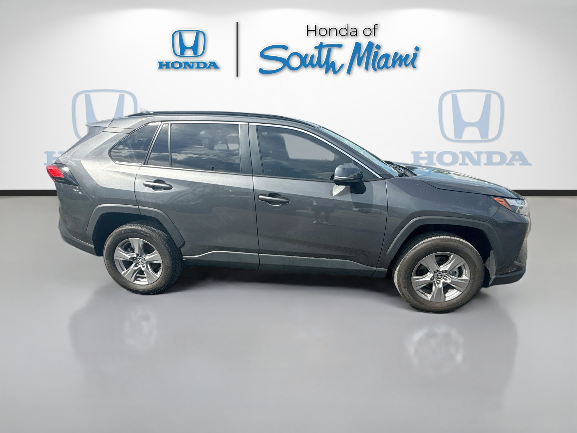 Used 2023 Toyota RAV4 XLE AWD/4WD image 8