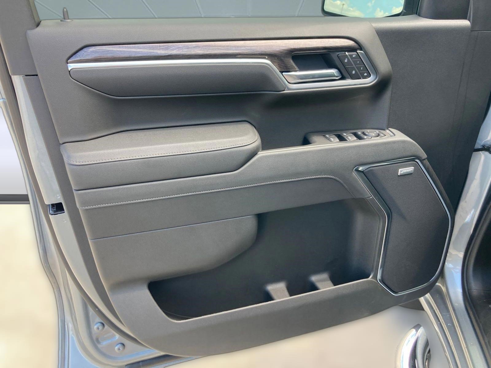New 2026 Chevrolet Silverado 1500 LTZ w/ LTZ Premium Package image 19
