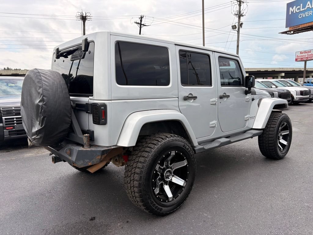 Used 2012 Jeep Wrangler Unlimited Sahara AWD/4WD image 8