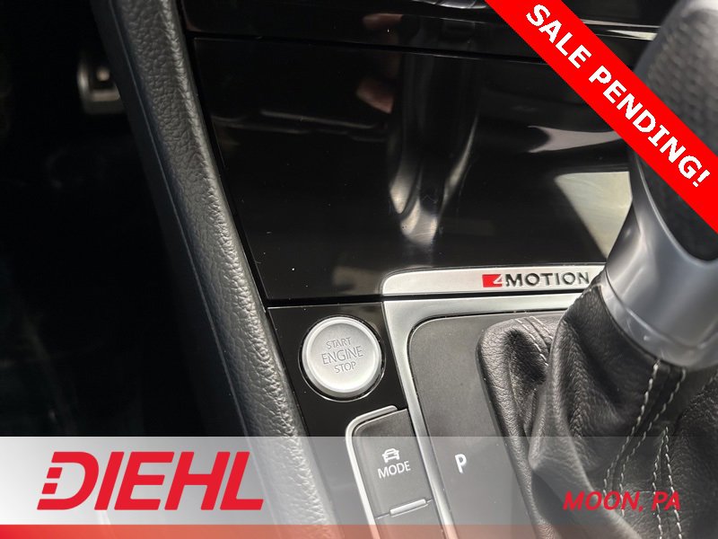 Used 2017 Volkswagen Golf R 4-Door image 27