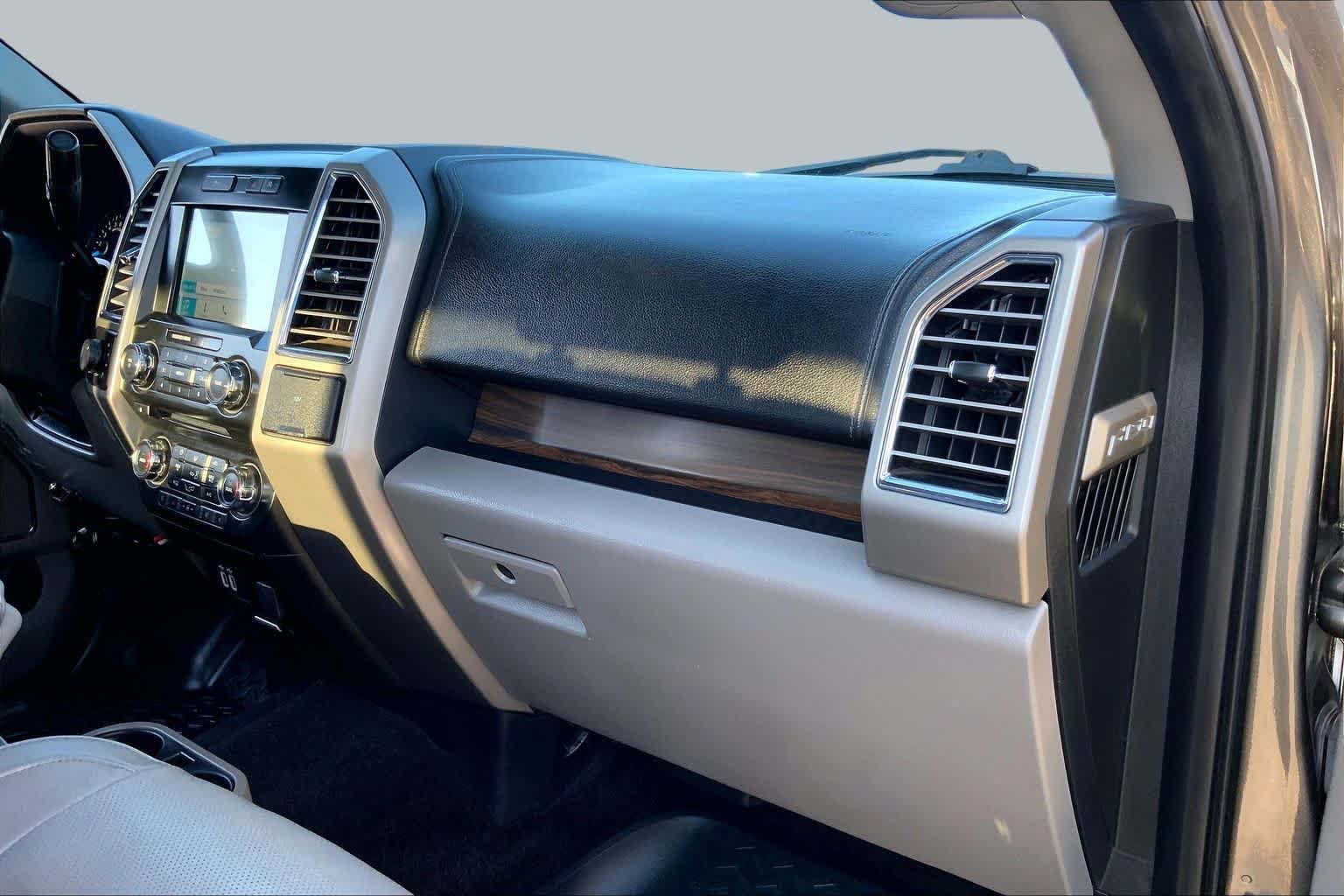 Used 2016 Ford F150 Lariat AWD/4WD image 19