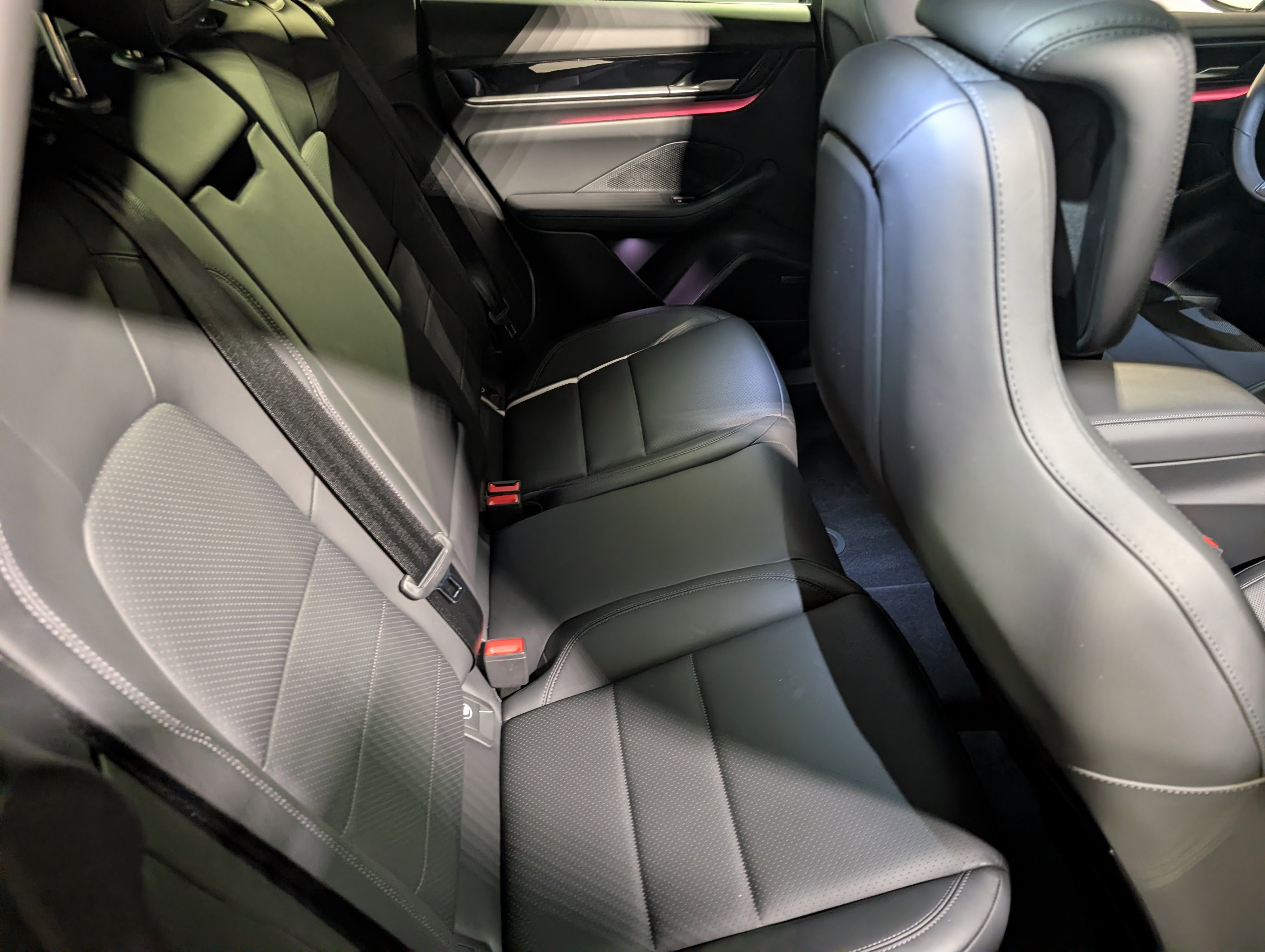 Used 2025 Porsche Macan 4 Electric image 25