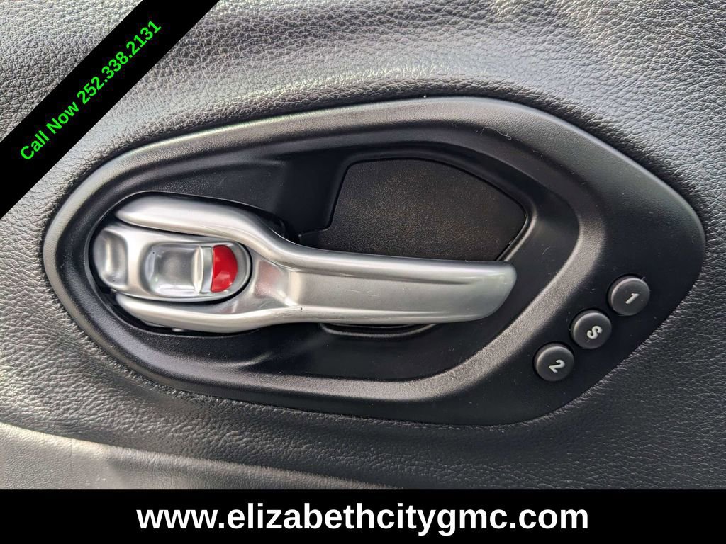 Used 2021 Jeep Cherokee Limited w/ Mopar Interior Package image 25