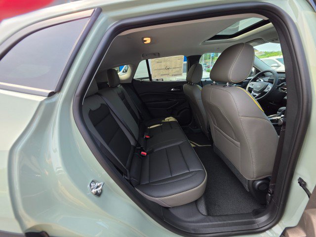 New 2026 Chevrolet Trax ACTIV w/ Sunroof Package FWD image 15