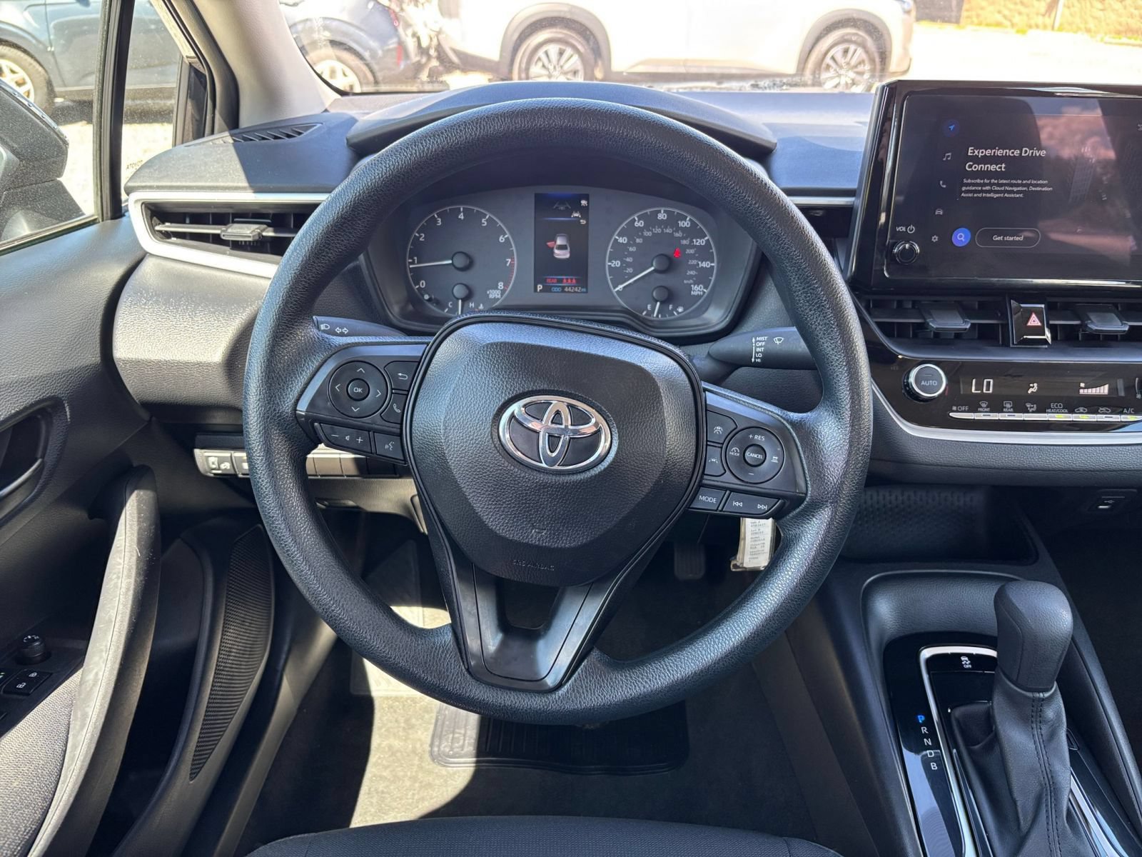 Used 2025 Toyota Corolla LE FWD image 27