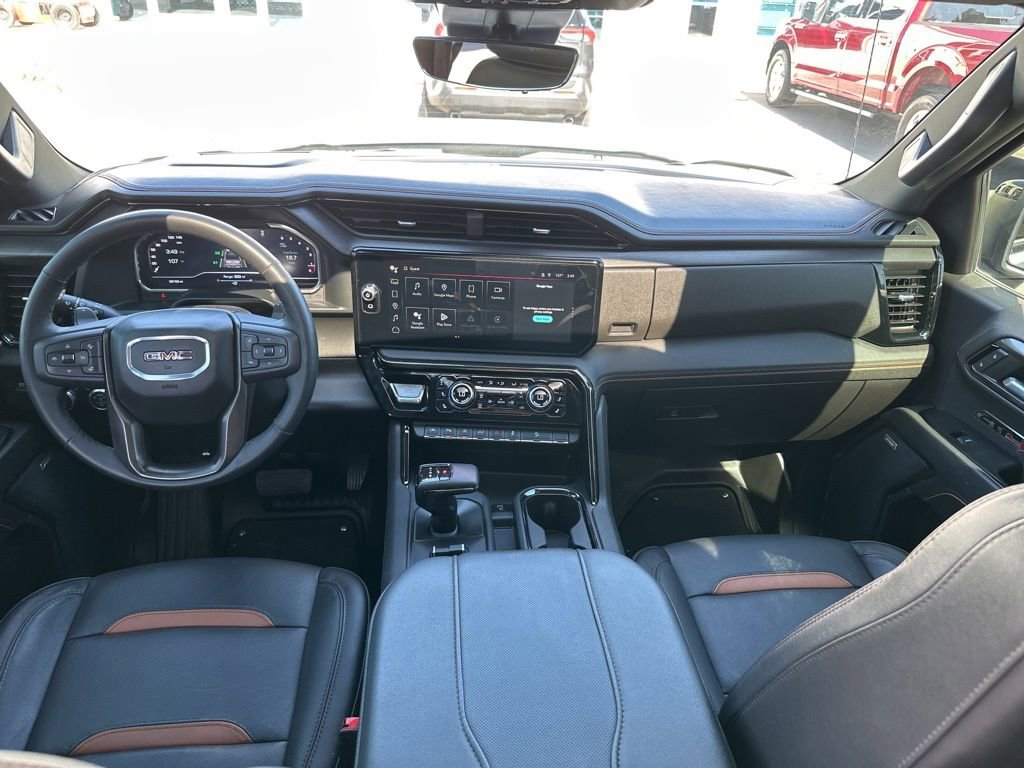 Used 2024 GMC Sierra 1500 AT4 w/ Technology Package AWD/4WD image 11