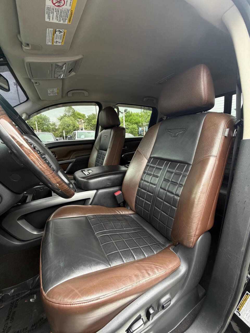 Used 2018 Nissan Titan Platinum Reserve w/ Platinum Utility Package AWD/4WD image 10