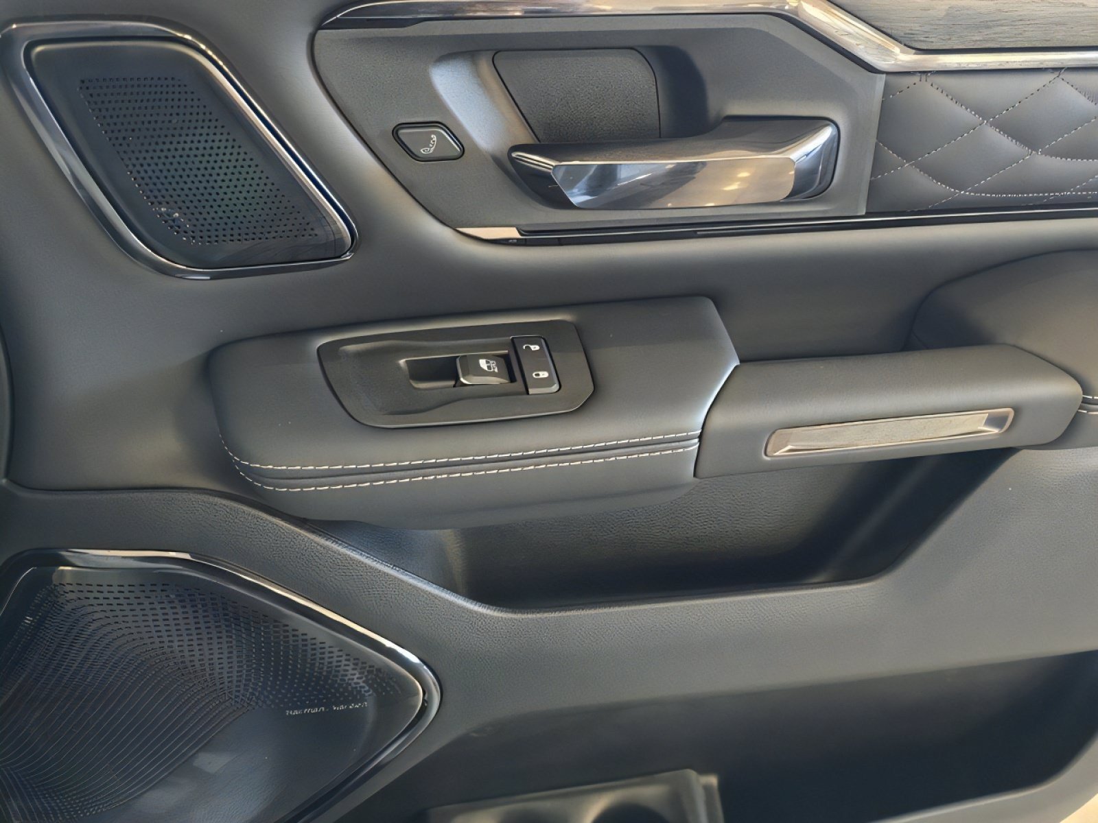 New 2026 RAM 1500 Limited AWD/4WD image 17