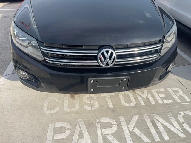 Used 2017 Volkswagen Tiguan SEL FWD image 3