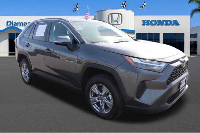 Used 2025 Toyota RAV4 XLE image 1