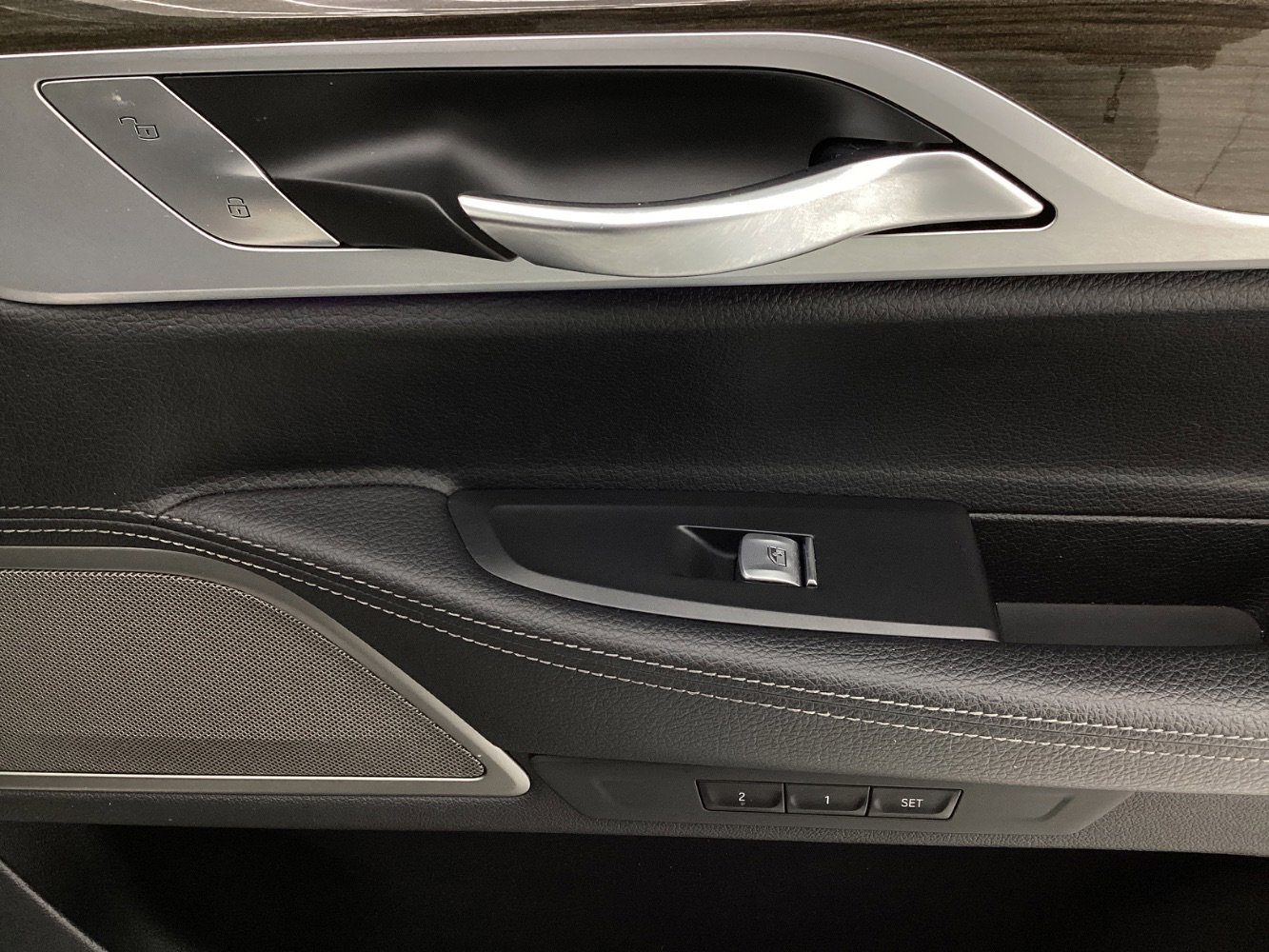 Used 2019 BMW 740i xDrive image 39