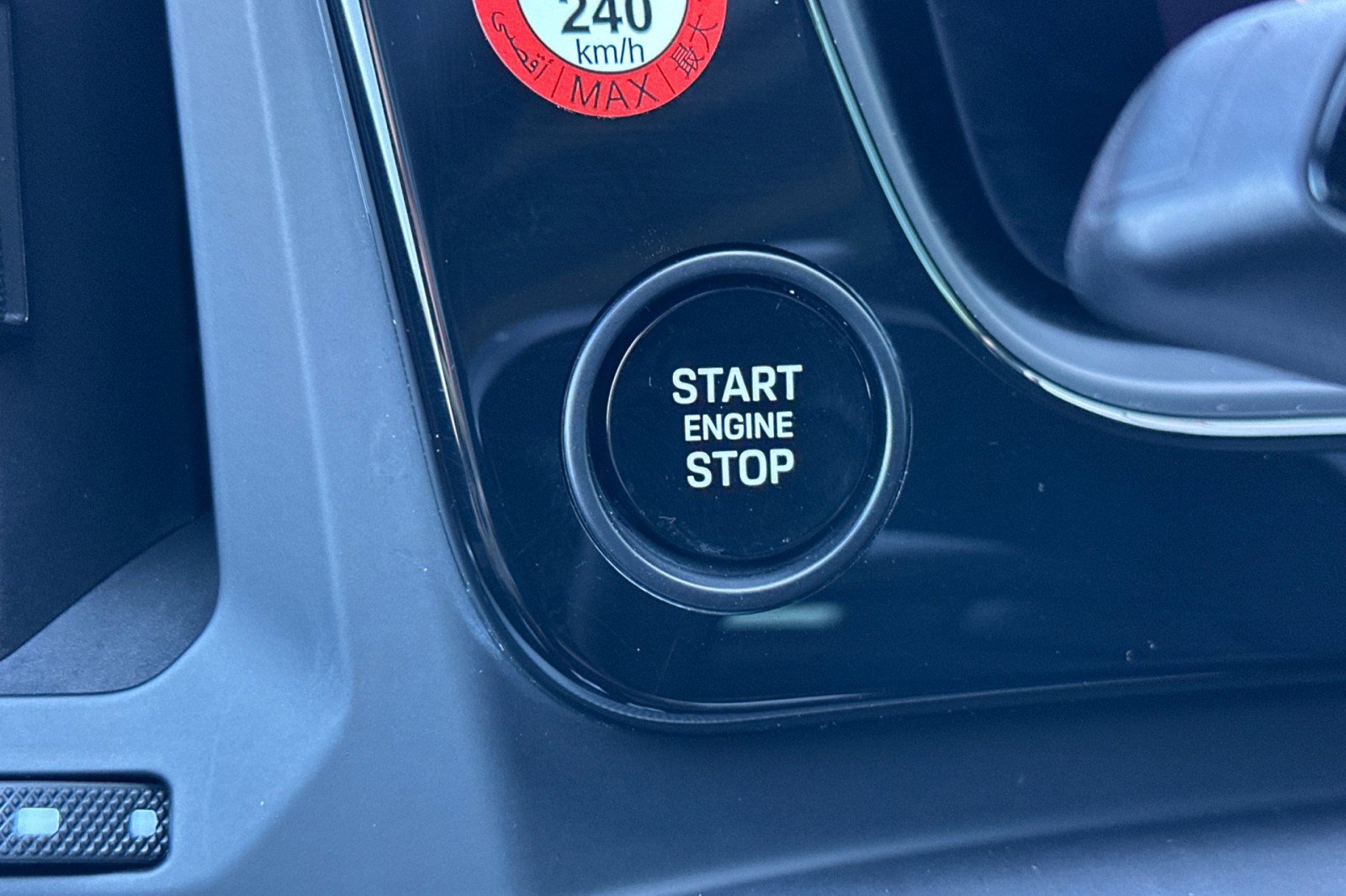 Used 2025 Porsche Cayenne Coupe image 23